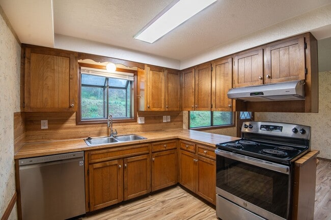 Building Photo - 3 bed, 2 bath Single-level home in Stayton, Oregon