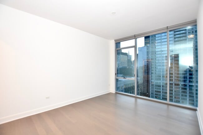 Building Photo - 60 E Randolph St