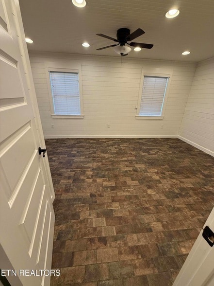 Building Photo - 167 Garden Rd