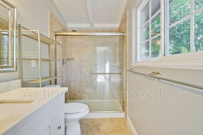 Building Photo - 18850 Newsom Ave