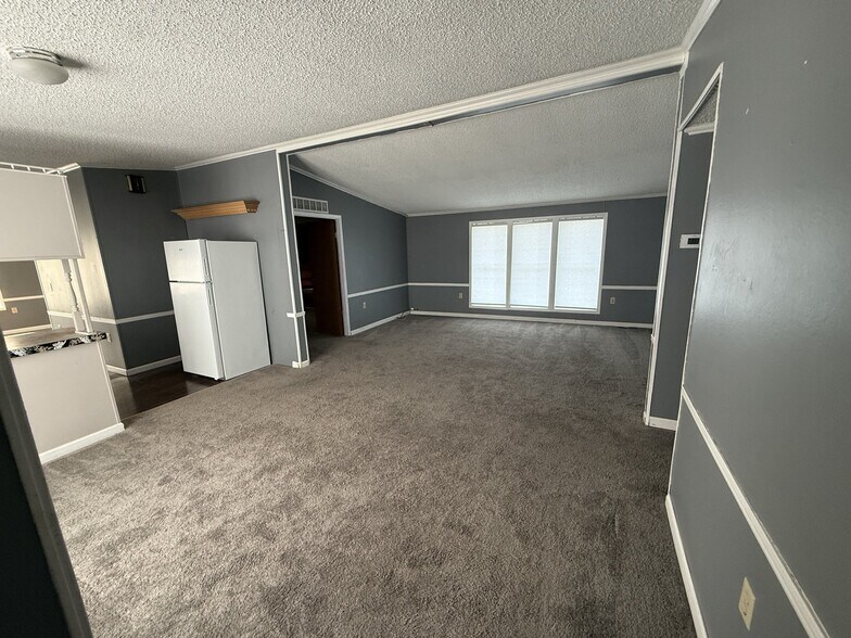 Building Photo - 2500 Mann Rd
