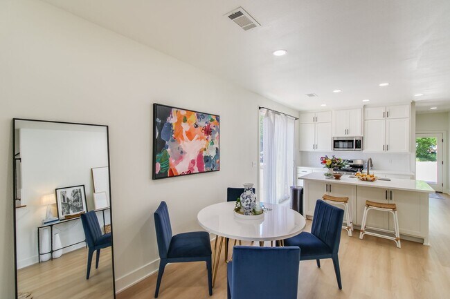 Building Photo - 1107 W 9th Ave