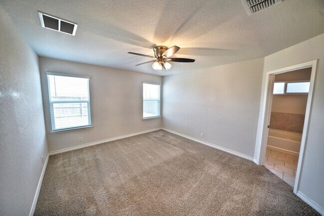 Building Photo - Stunning 4-Bedroom Home in Cobalt Canyon, ...