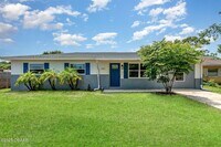 Building Photo - 1808 Green Pl