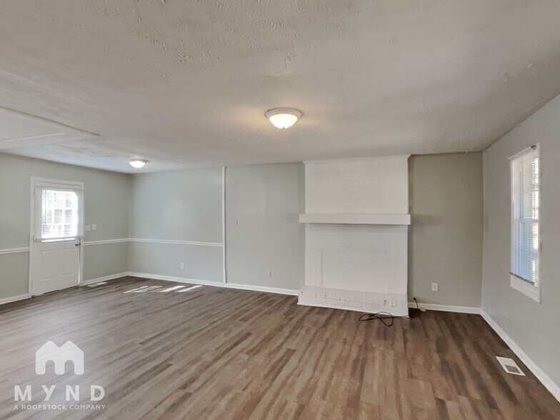 Building Photo - 546 Hardy Way