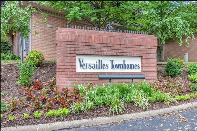 Building Photo - 3000 Hillsboro Pike