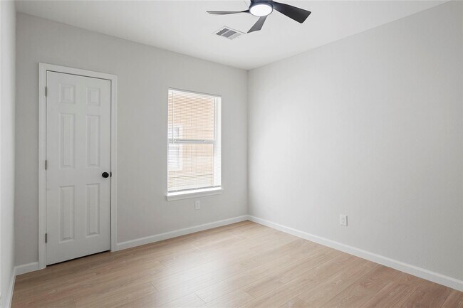 Building Photo - 2811 Winbern St