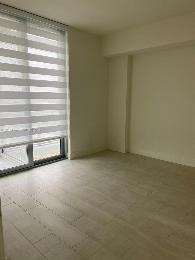 Building Photo - 2000 Metropica Wy