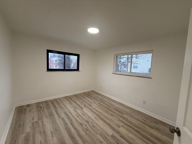 Building Photo - Kirkup Ave