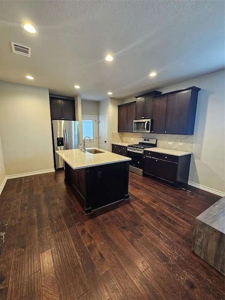 Building Photo - 1802 Los Olivios Wy