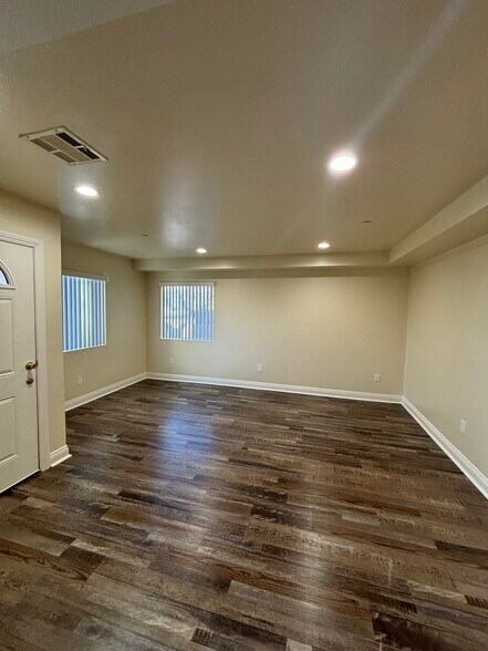 Building Photo - 3726 Wall St