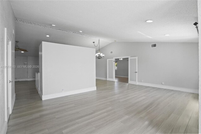 Building Photo - 4040 NE 6th Ave