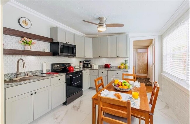 Building Photo - 279 Hach Ln