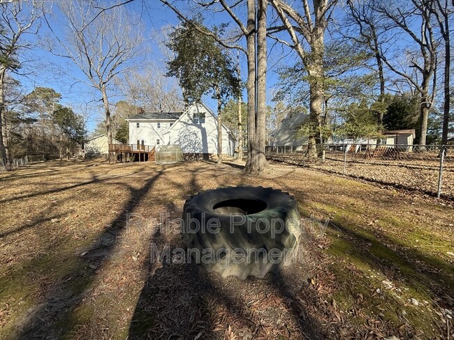 Building Photo - 106 Greenwood Cir