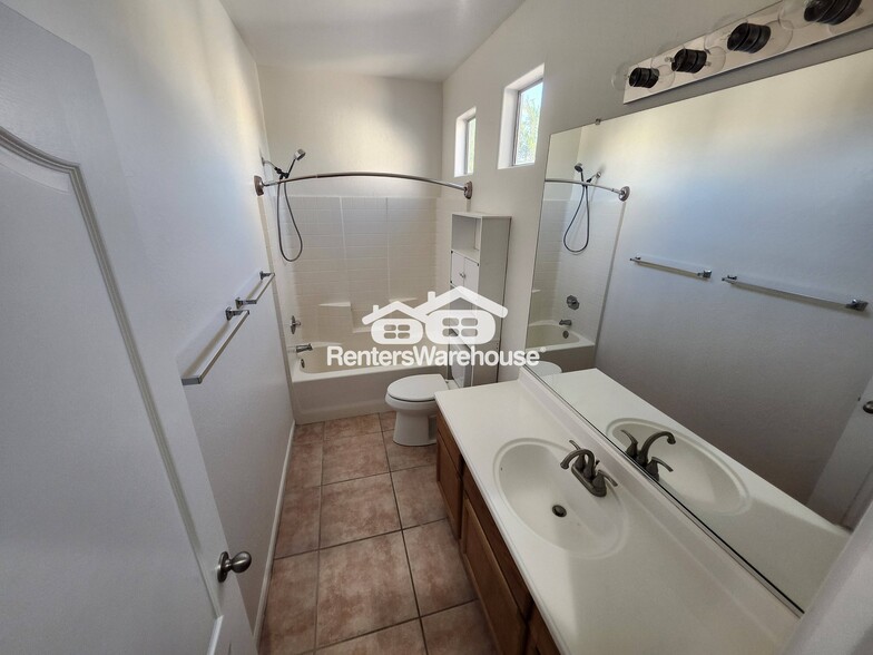 Building Photo - 9121 E Nittany Dr