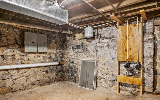 Building Photo - 119 N 4th St