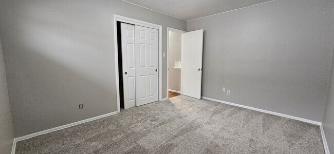 Building Photo - 1134-1138 N Akron St