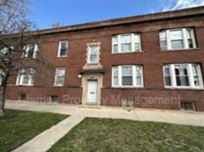 Primary Photo - 1506 E 74th Pl