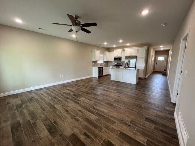 Building Photo - 603 Spring Ridge Rd