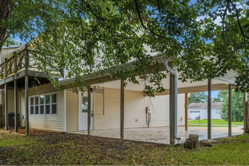 Building Photo - 610 Maplewood Dr