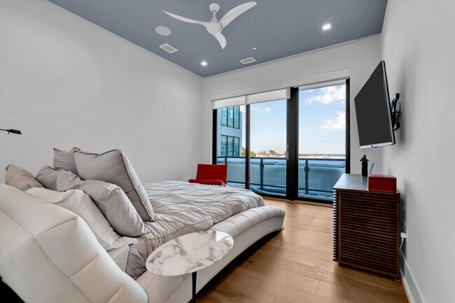 Building Photo - 200 Ocean Ave N