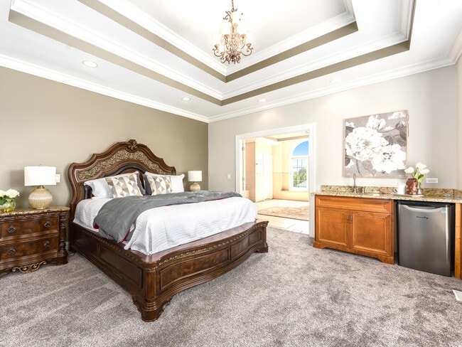 Building Photo - 2504 Skylane Dr