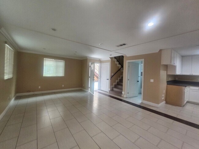 Building Photo - FIGUEROA(6616S)