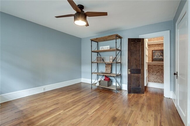 Building Photo - 953 Gilbert St SE