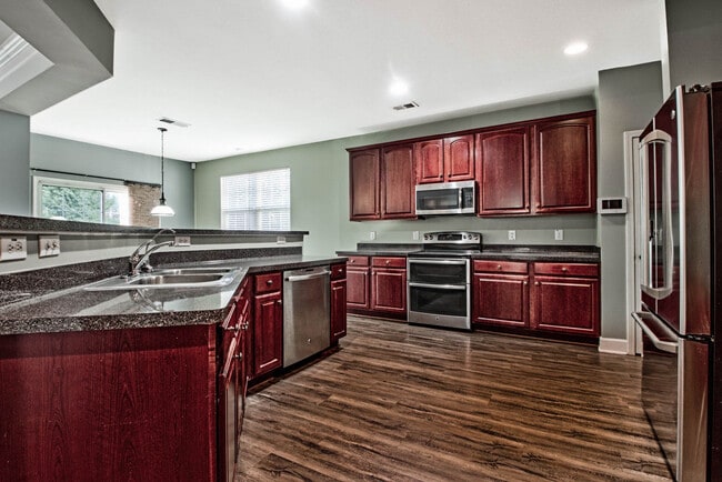 Building Photo - 27 Pin Oak Ln