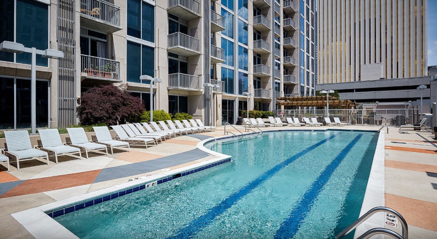 Building Photo - 415 S Mint St