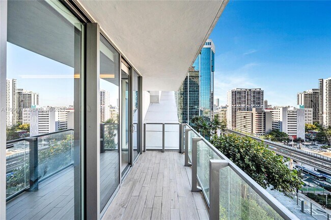 Building Photo - 88 SW 7th St