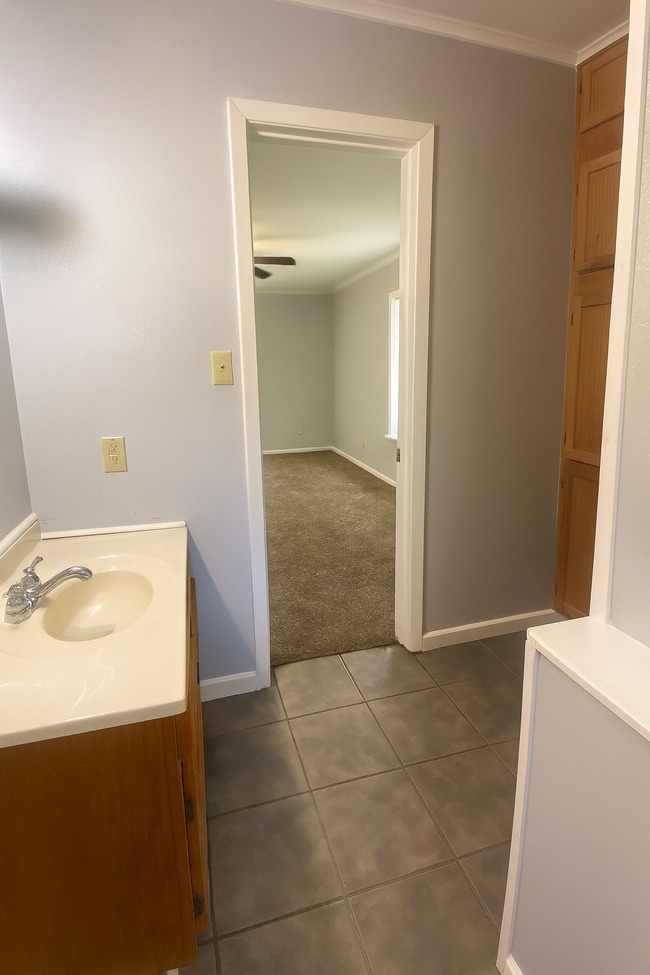 Building Photo - 23601 State Hwy 64