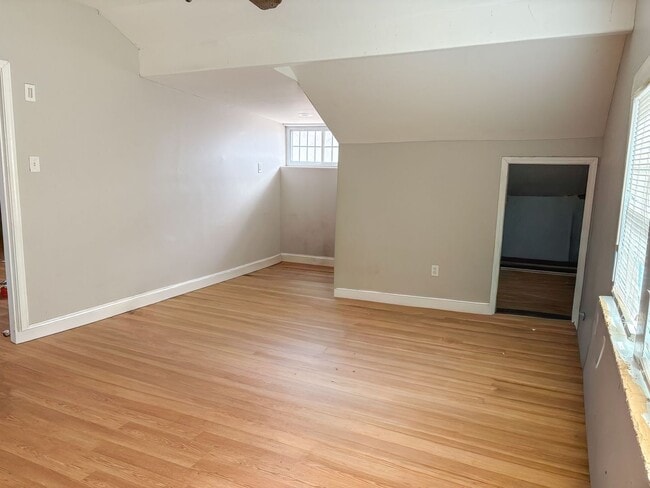 Building Photo - Prime Location Home!