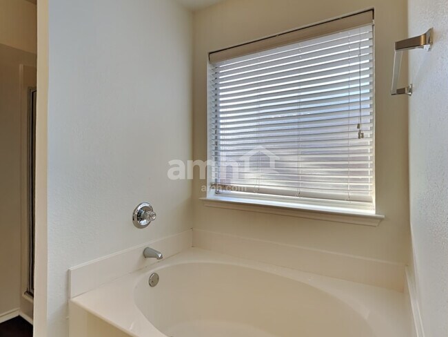 Building Photo - 7307 Fossil Garden Dr