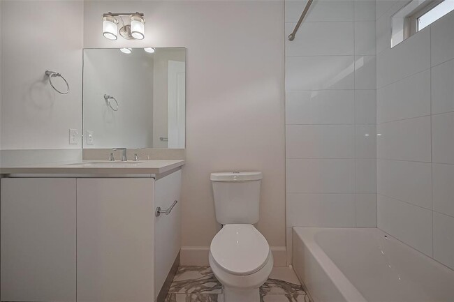 Building Photo - 9404 Glenfield Ct