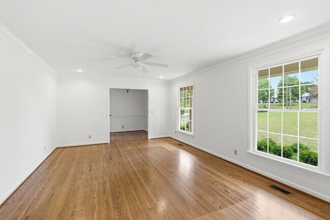 Building Photo - 213 Rising Sun Ln