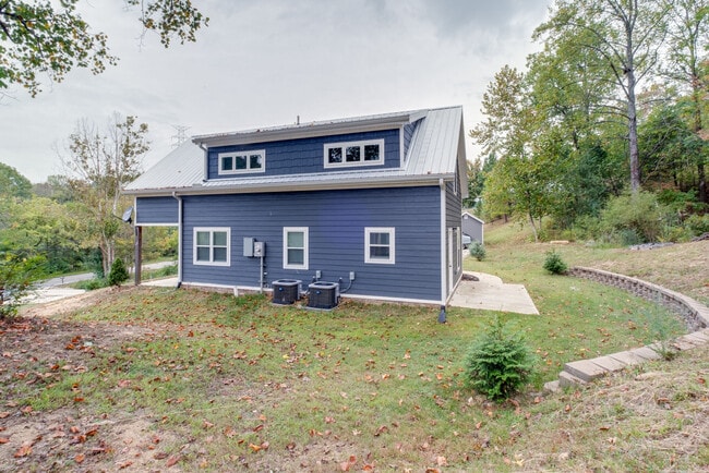 Building Photo - 6258 Campbellsville Pike