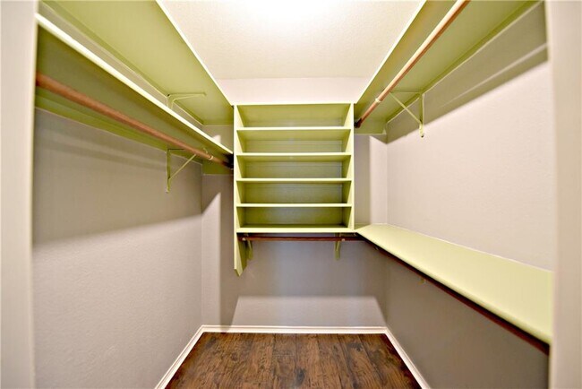 Building Photo - 3500 Kissman Dr