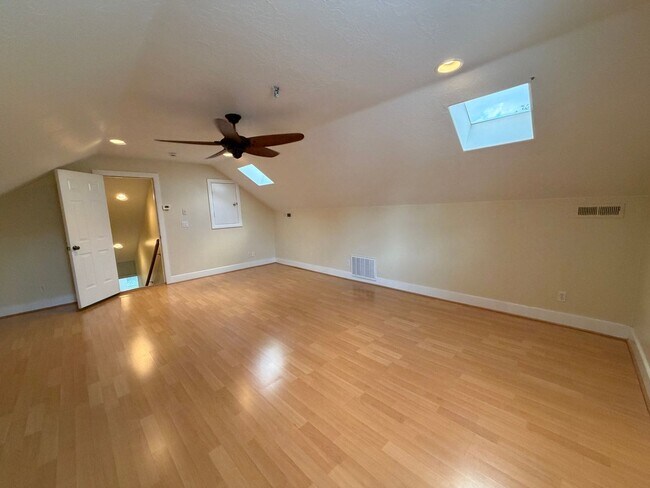 Building Photo - 135 Orchard Ln