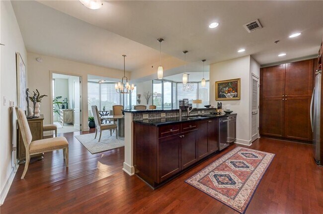 Building Photo - 2795 Peachtree Rd NE