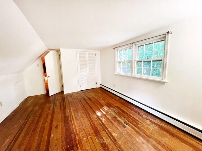 Building Photo - 51 Elfman Dr