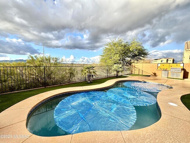 Building Photo - 13743 N High Mountain View Pl