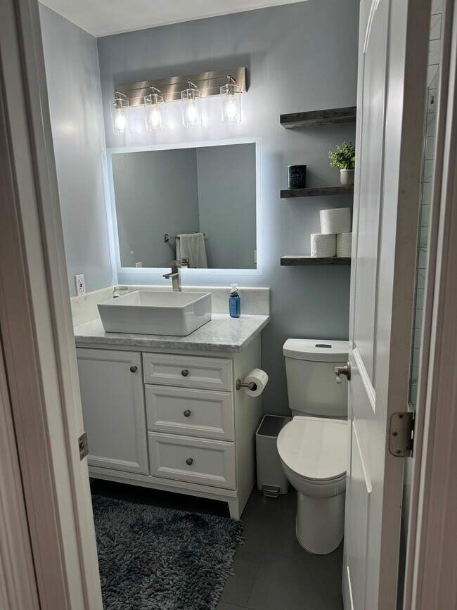 Building Photo - 6207 Burntwood Way