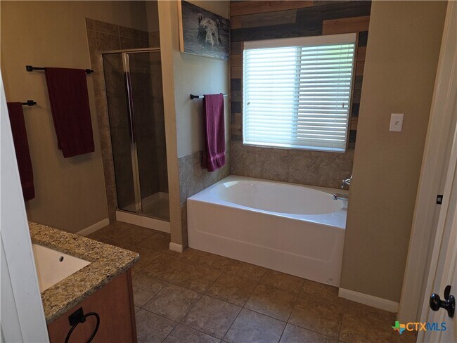 Building Photo - 6138 Fair Hill Dr