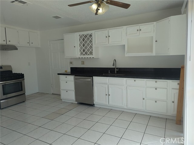 Building Photo - 25425 Filaree Ave