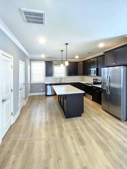 Building Photo - 504 Whitstable Alley