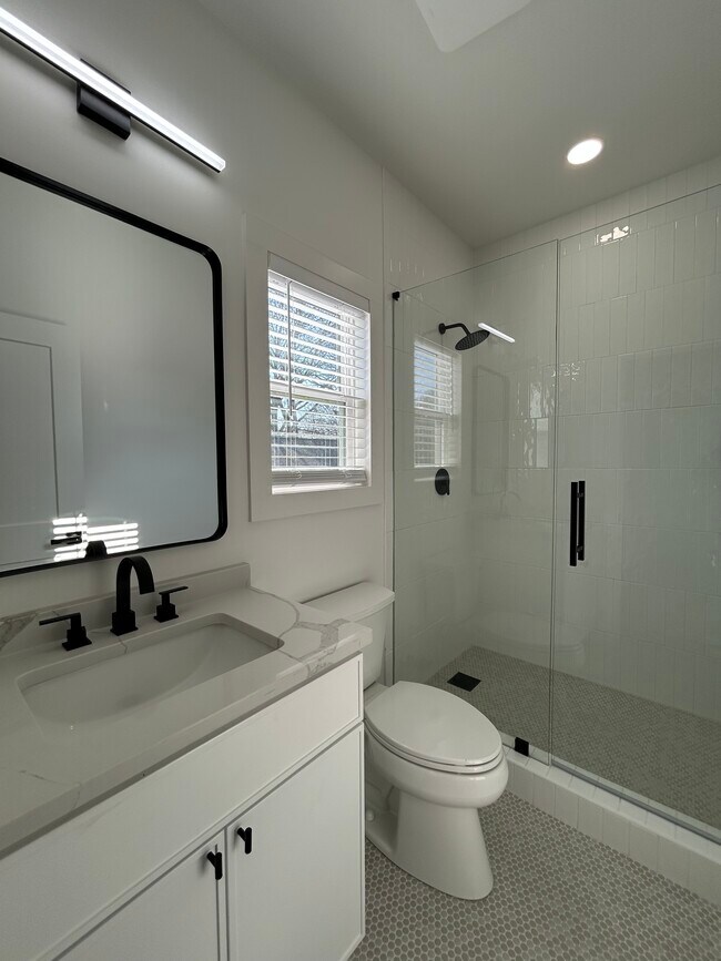 Building Photo - 73 Whitefoord Ave SE