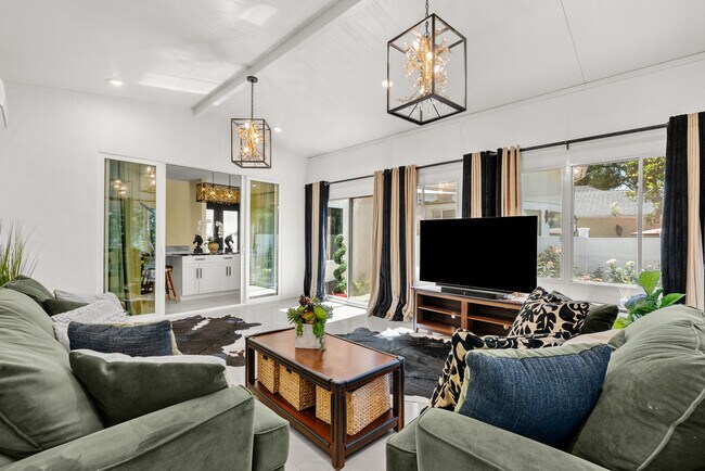 Building Photo - 17812 Parthenia St