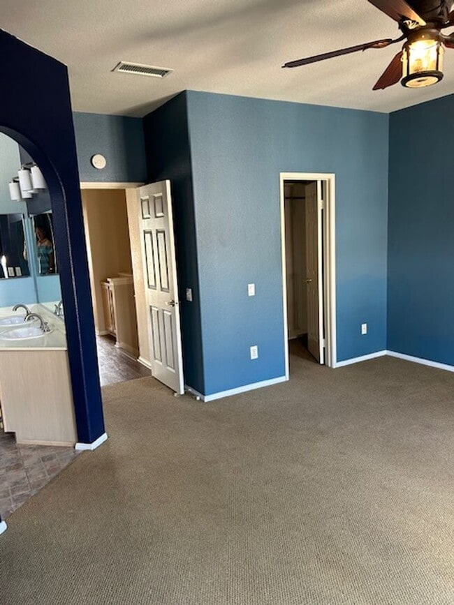 Building Photo - Beautiful 3bed/2bth in San Marcos!