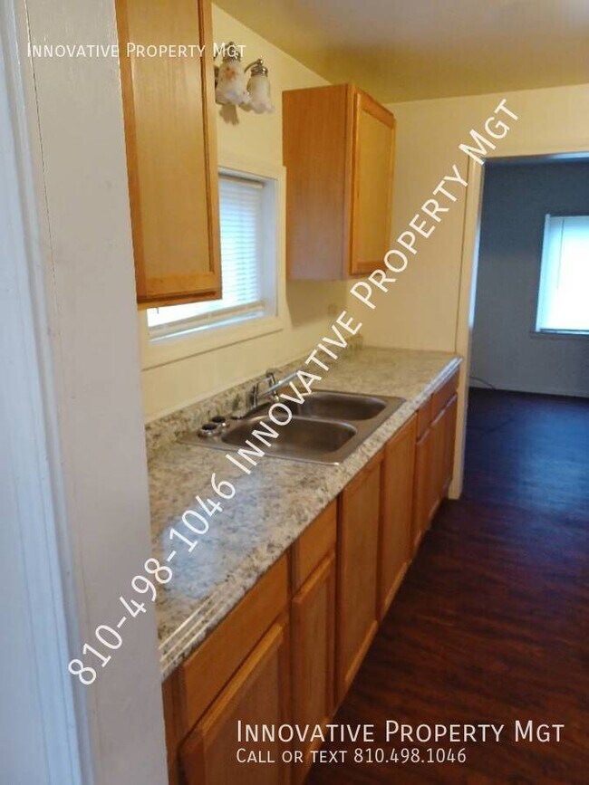 Building Photo - Recently refinished 3 bedroom , 1 bath home!